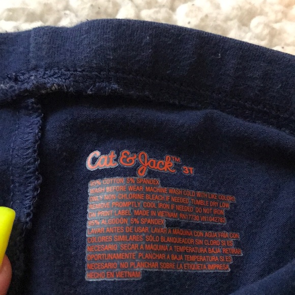 1 Girls Shirt, 2 Girls Leggings, 1 Girls Jeans - Picture 2 of 8